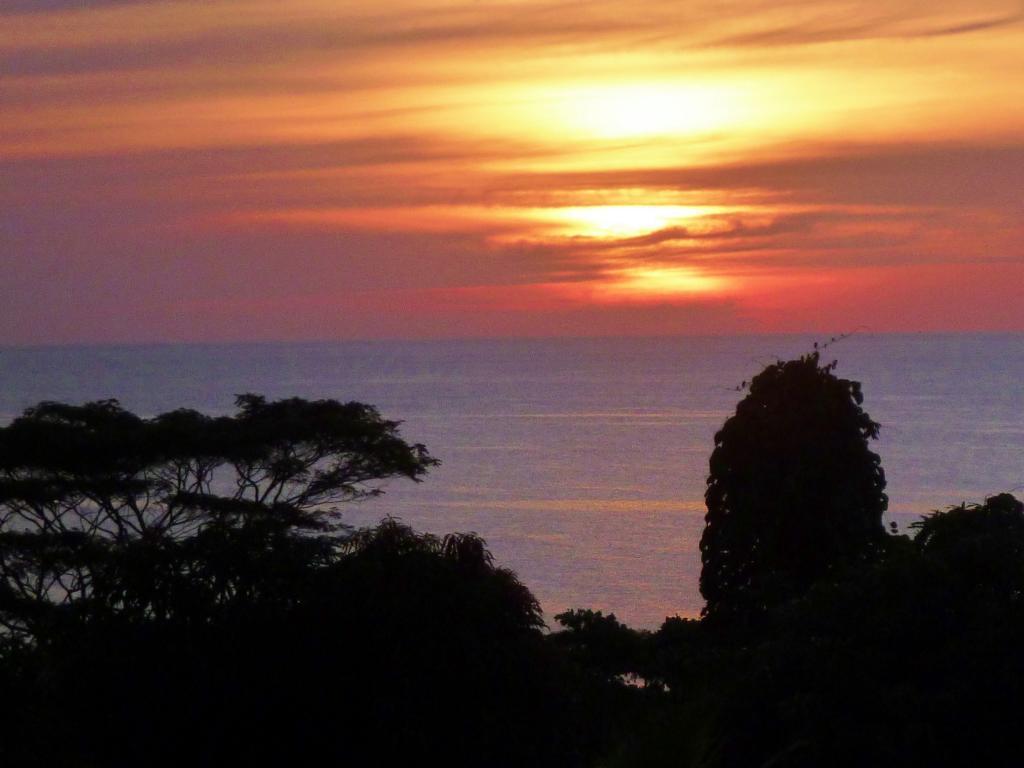 La Batie Selfcatering Apartment Beau Vallon  Bagian luar foto