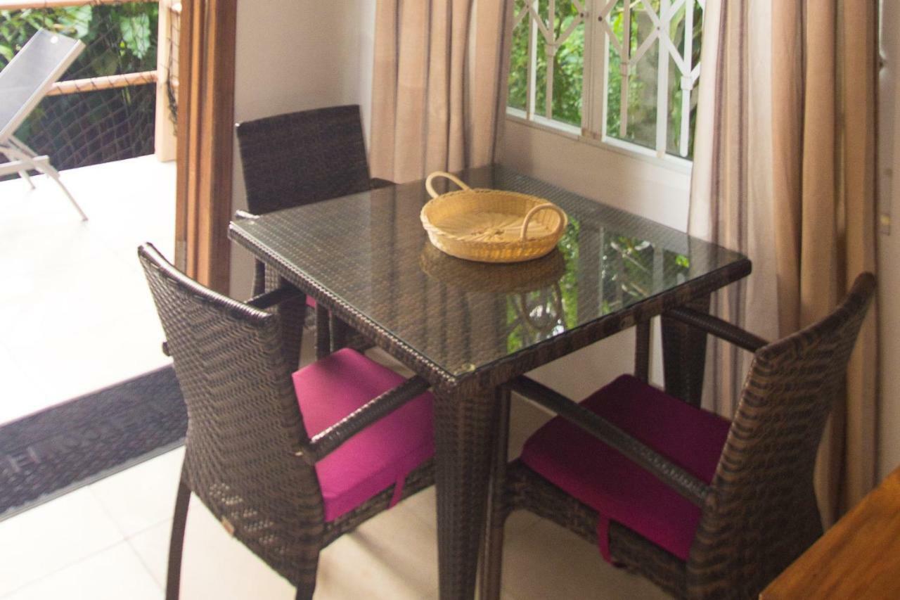 La Batie Selfcatering Apartment Beau Vallon  Bagian luar foto
