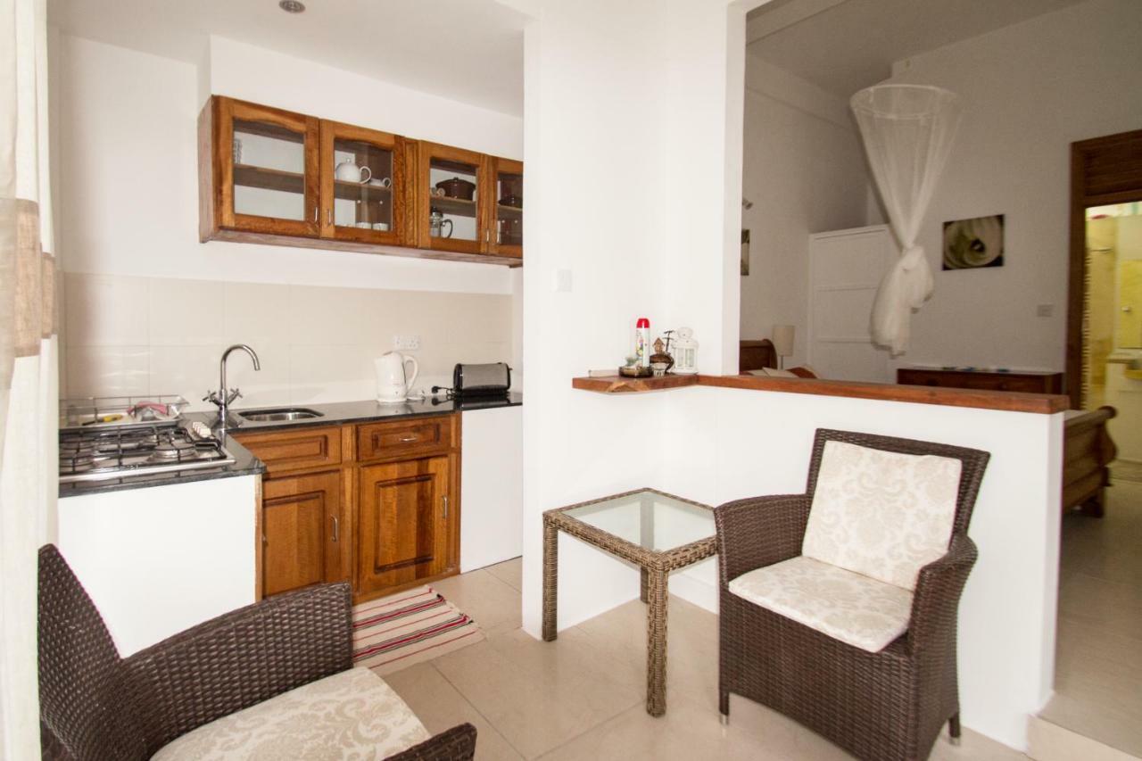 La Batie Selfcatering Apartment Beau Vallon  Bagian luar foto