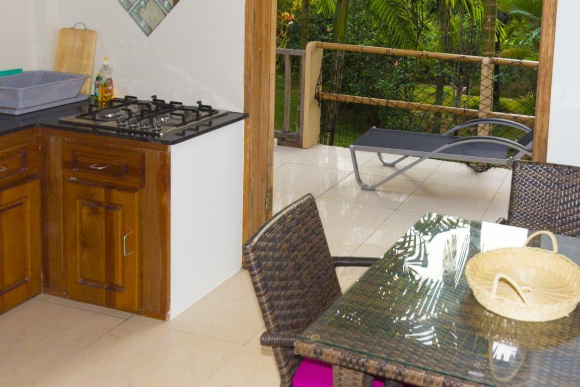 La Batie Selfcatering Apartment Beau Vallon  Bagian luar foto