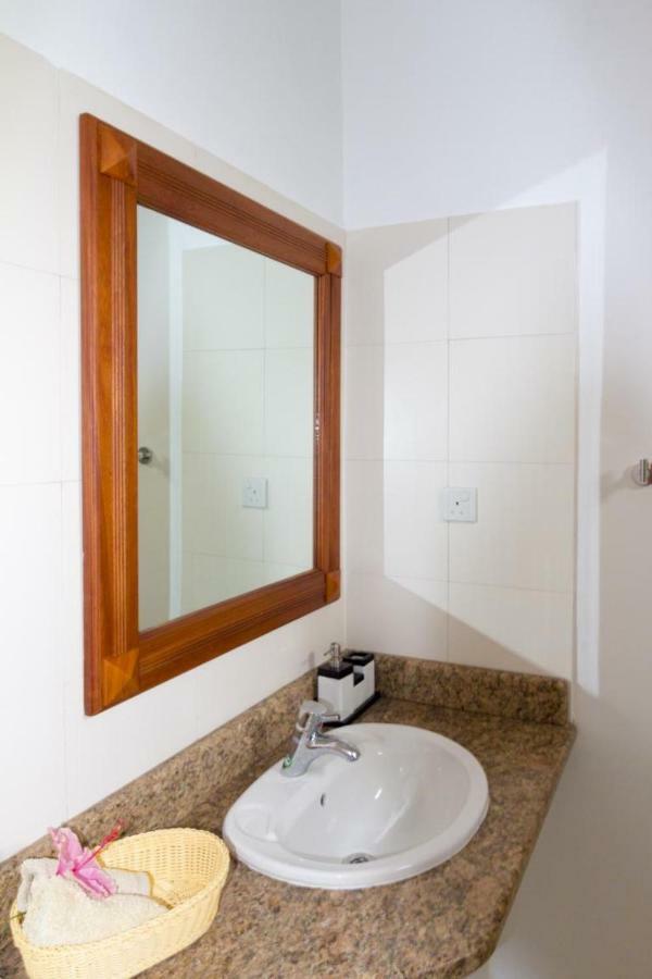 La Batie Selfcatering Apartment Beau Vallon  Bagian luar foto