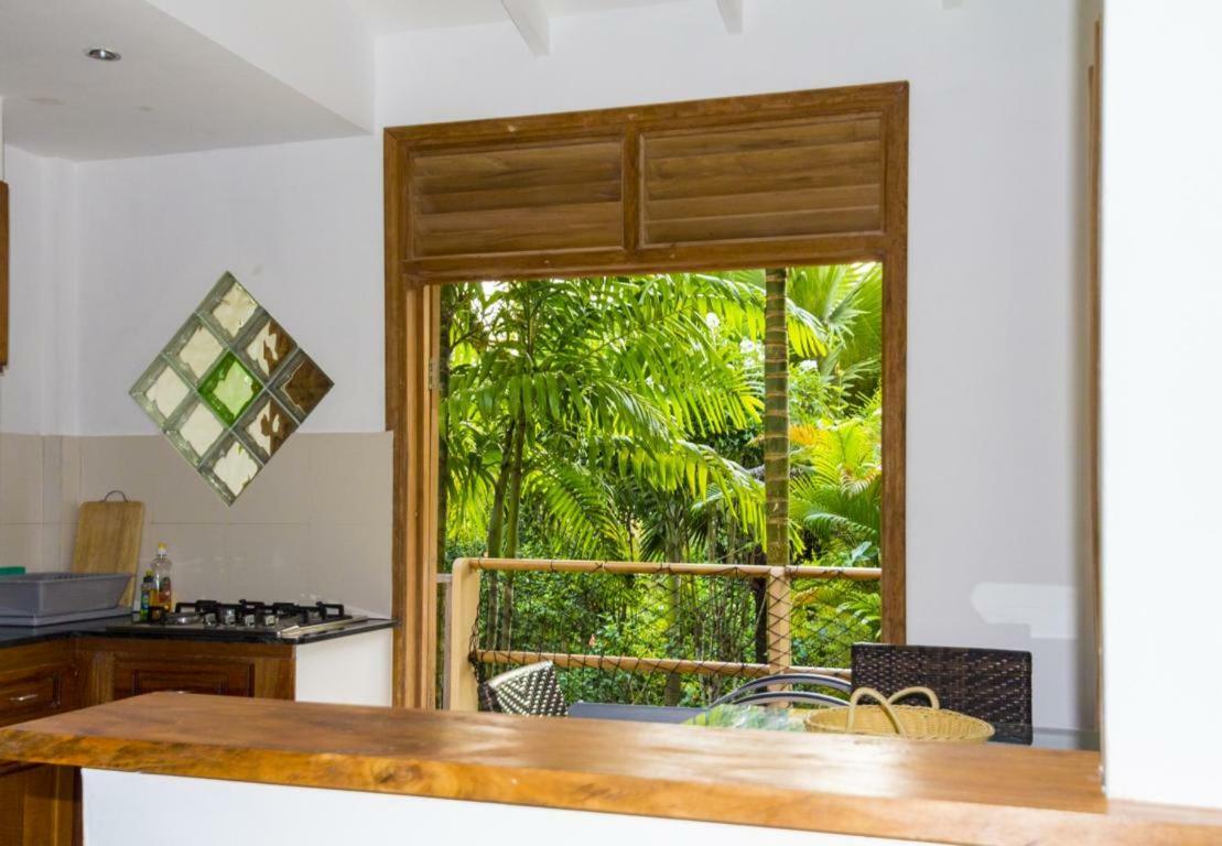 La Batie Selfcatering Apartment Beau Vallon  Bagian luar foto
