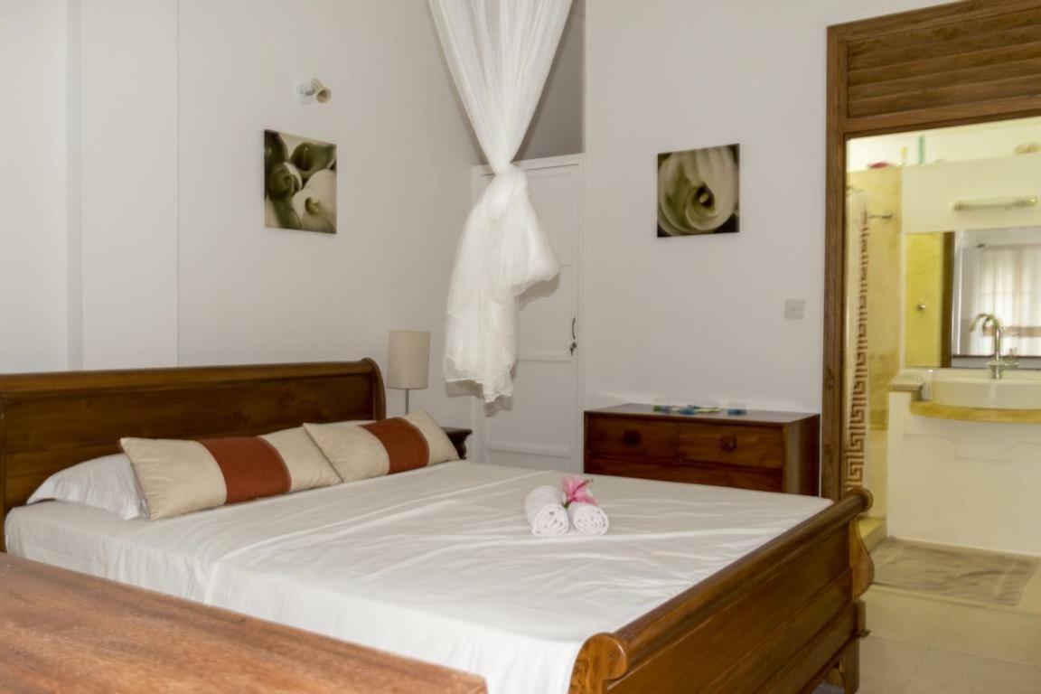 La Batie Selfcatering Apartment Beau Vallon  Bagian luar foto