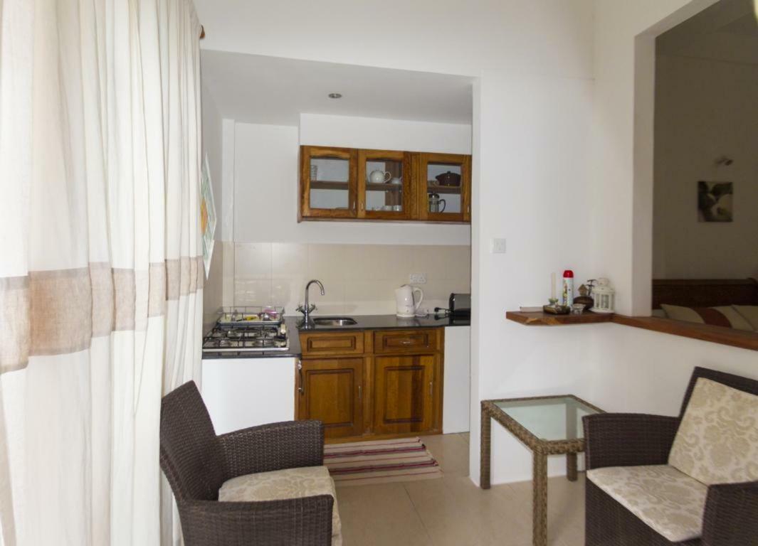 La Batie Selfcatering Apartment Beau Vallon  Bagian luar foto